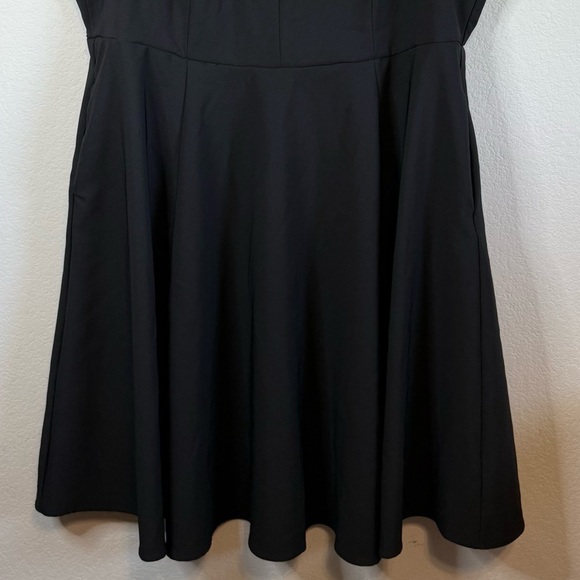 Torrid At The Knee Studio Refined Crepe Skater V Neck Black Dress Pockets Sze 22 - Picture 6 of 14